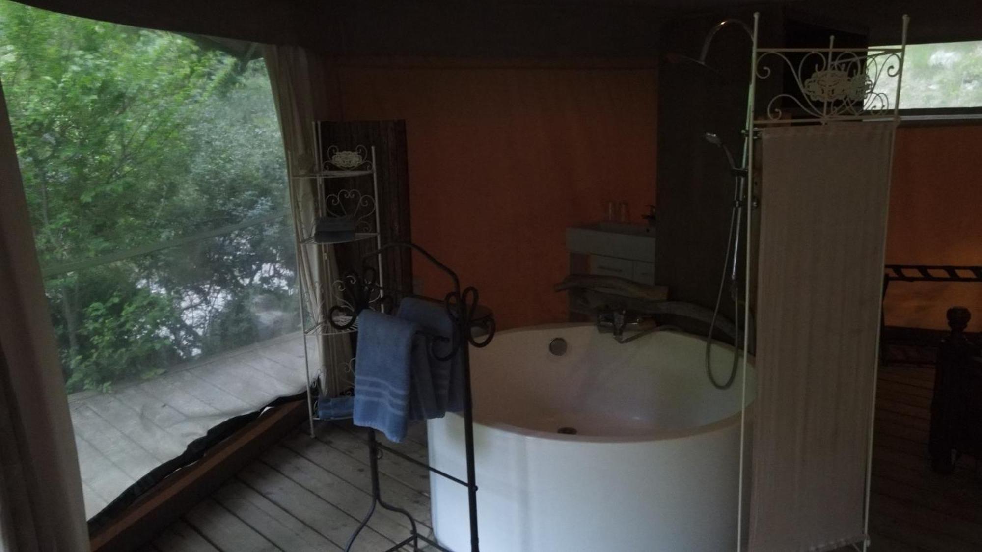 Vallon-Pont-dʼArc Prehistoric Lodge - Adult Only מראה חיצוני תמונה