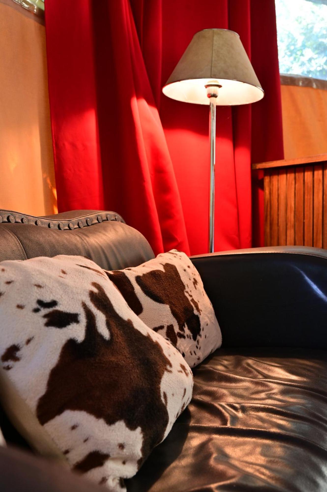 Vallon-Pont-dʼArc Prehistoric Lodge - Adult Only מראה חיצוני תמונה