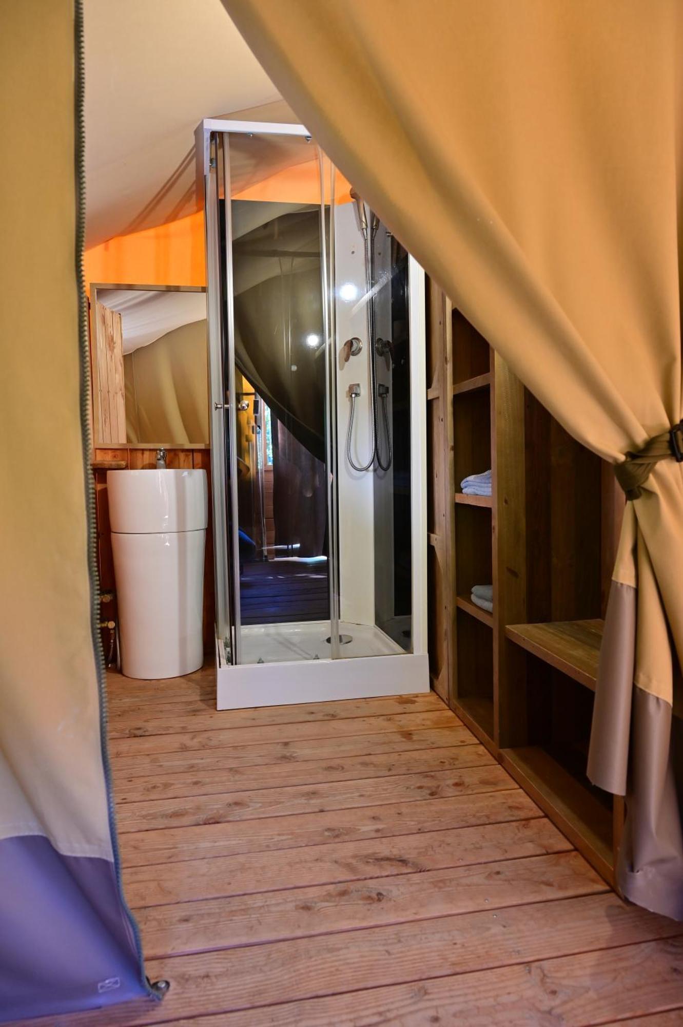 Vallon-Pont-dʼArc Prehistoric Lodge - Adult Only מראה חיצוני תמונה
