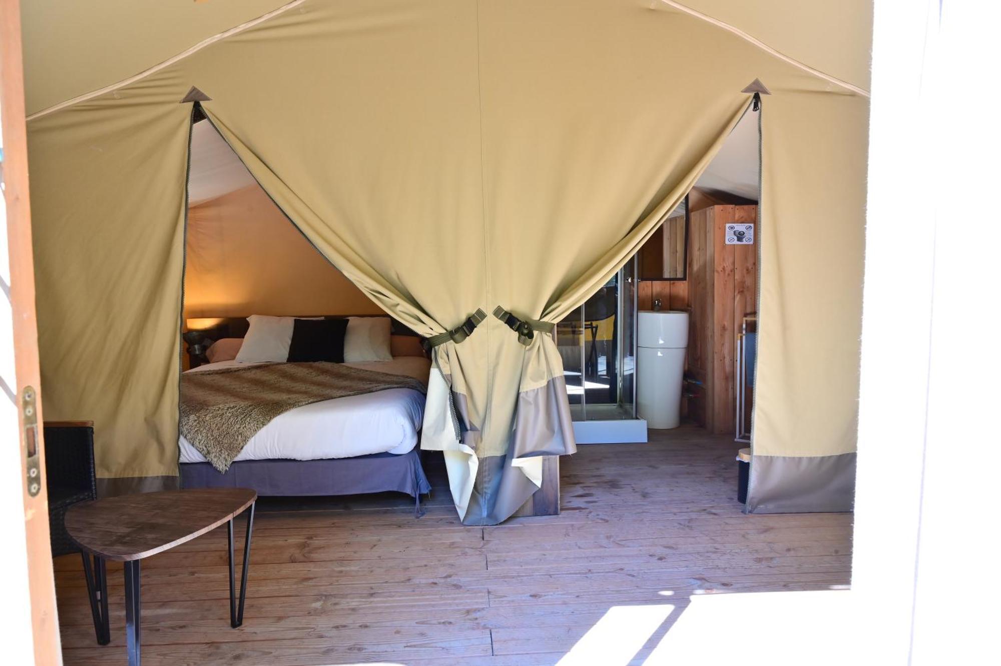 Vallon-Pont-dʼArc Prehistoric Lodge - Adult Only מראה חיצוני תמונה